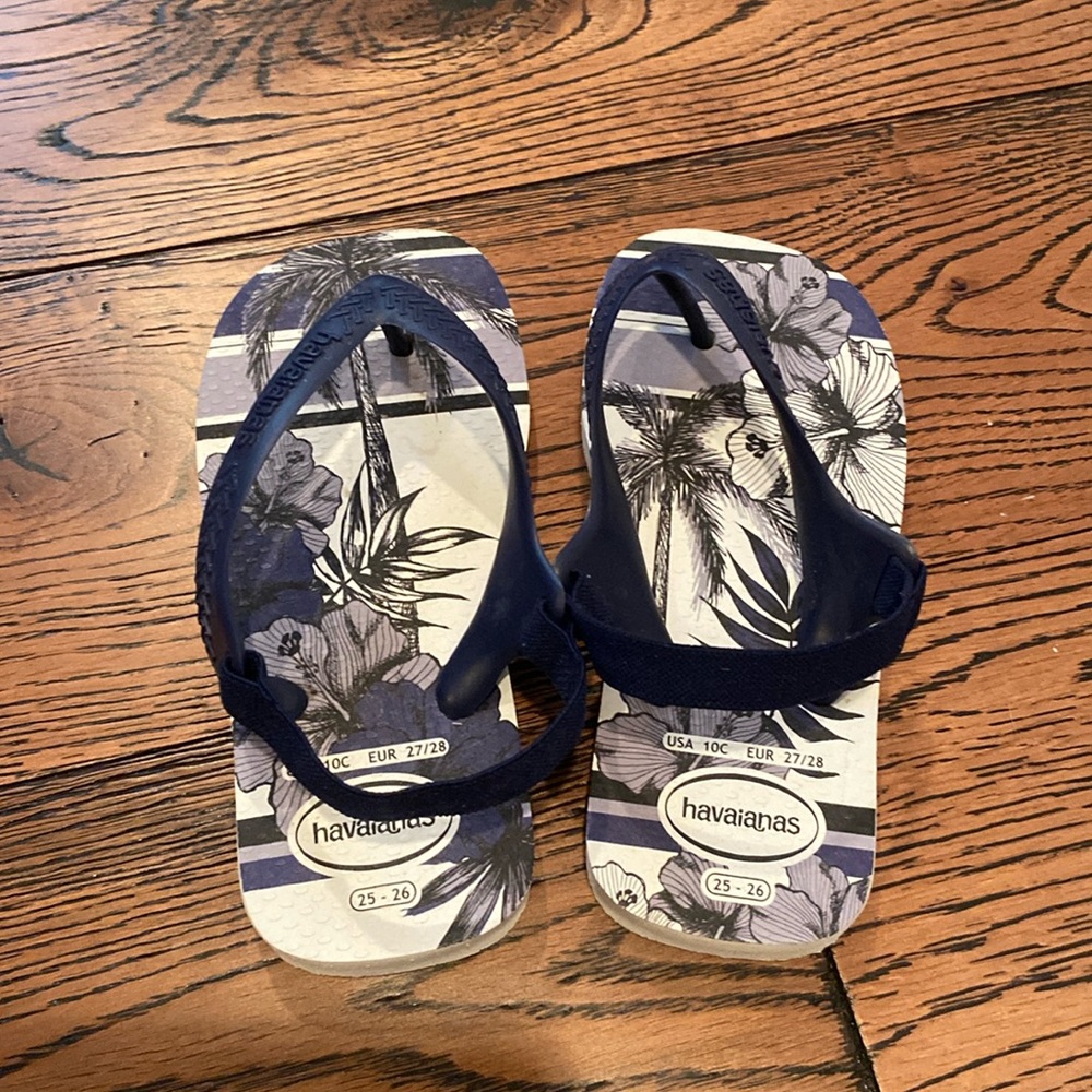 Havaianas flip flops, size 10